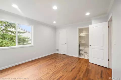Bedroom - 2838 Roundtree Dr, Troy, MI 48083 photo 2 of 8