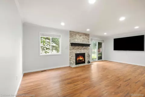 Living - 2838 Roundtree Dr, Troy, MI 48083 photo 1 of 8