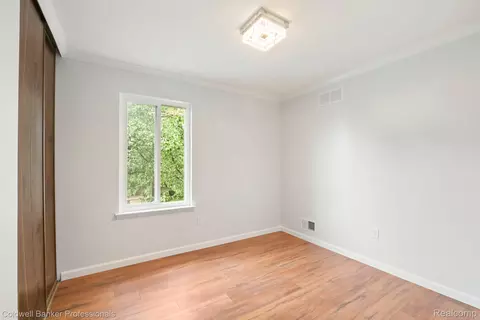 Bedroom - 2838 Roundtree Dr, Troy, MI 48083 photo 4 of 8