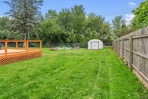 Exterior - 7870 Ormond Rd, Springfield, MI 48350 photo 5 of 10