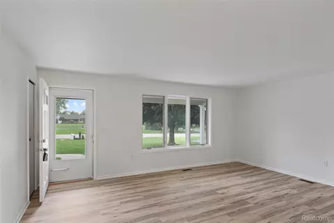 Living - 7870 Ormond Rd, Springfield, MI 48350 photo 4 of 4