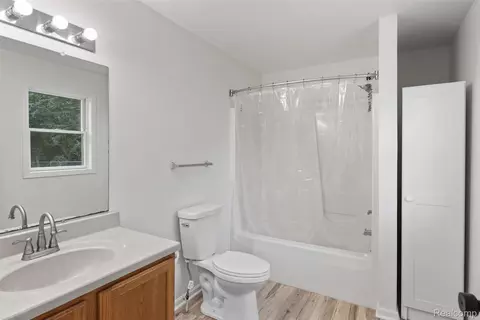 Bath - 7870 Ormond Rd, Springfield, MI 48350 photo 1 of 3