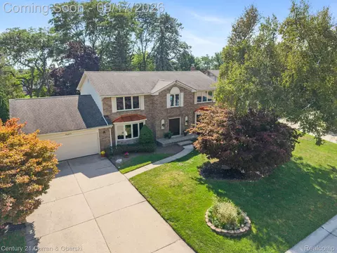 36233 Trenton Ct, Farmington Hills, MI 48335