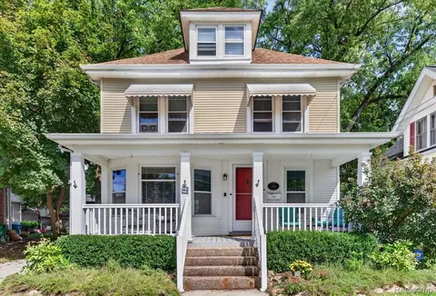 45 Park St, Oxford, MI 48371