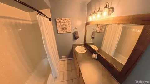 Other - 740 E Hazelhurst St, Ferndale, MI 48220 photo 3 of 5