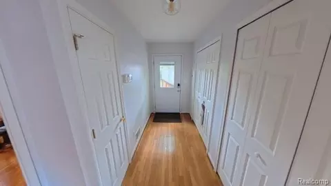 Entry Way - 740 E Hazelhurst St, Ferndale, MI 48220 photo 5 of 5