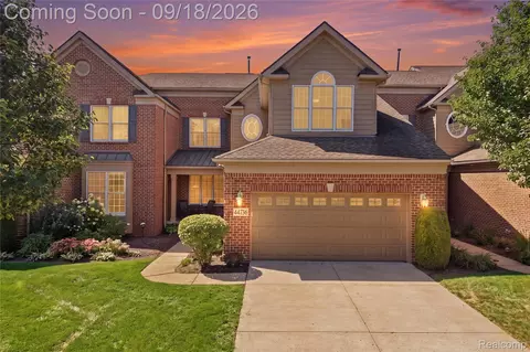 44736 Broadmoor Cir N, Northville, MI 48168
