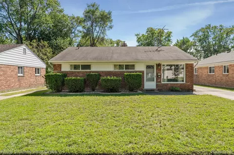 341 W Farnum Ave, Madison Heights, MI 48071
