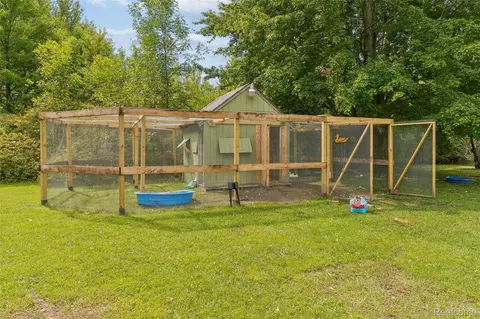 Exterior - 3140 Eugene St, Burton, MI 48519 photo 5 of 5
