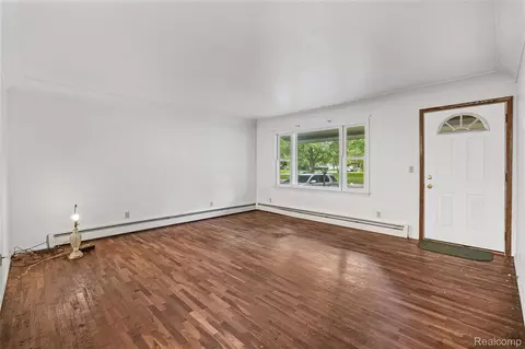 Living - 2003 Mackinaw Dr, Davison, MI 48423 photo 1 of 4