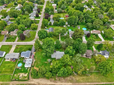 View/Area - 2003 Mackinaw Dr, Davison, MI 48423 photo 3 of 5