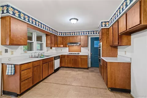 Kitchen - 2003 Mackinaw Dr, Davison, MI 48423 photo 1 of 4