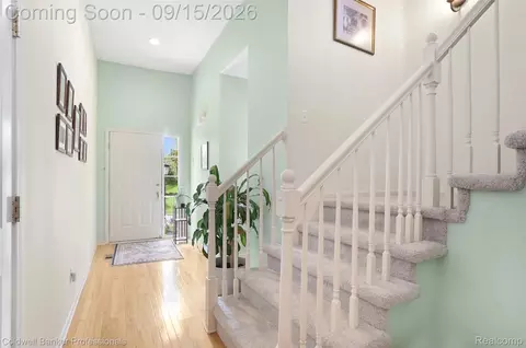 Entry Way - 731 E Bluff Ct, Rochester Hills, MI 48307 photo 1 of 5