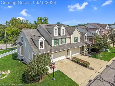 View/Area - 731 E Bluff Ct, Rochester Hills, MI 48307 photo 1 of 4