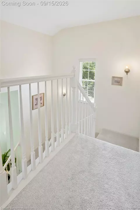 Entry Way - 731 E Bluff Ct, Rochester Hills, MI 48307 photo 3 of 5
