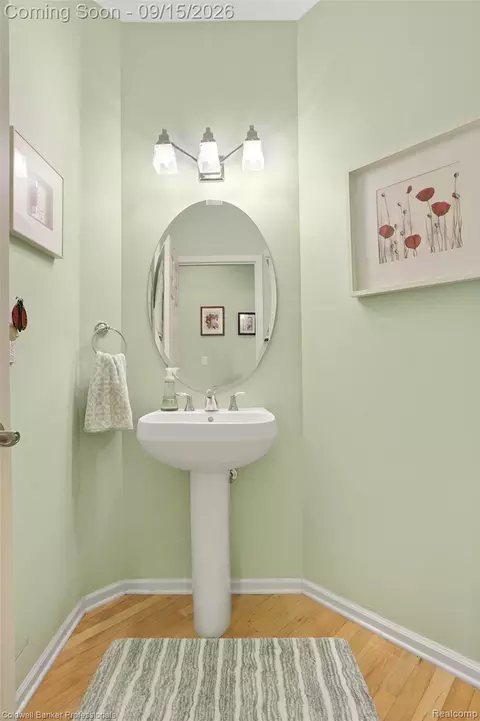 Bath - 731 E Bluff Ct, Rochester Hills, MI 48307 photo 1 of 6