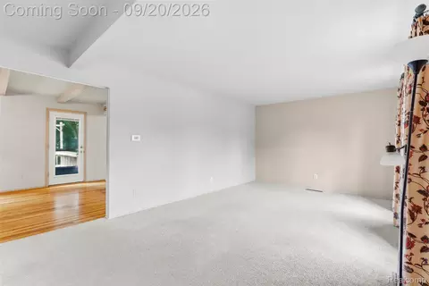 Living - 3121 Kings Brook Dr, Mount Morris, MI 48433 photo 2 of 5