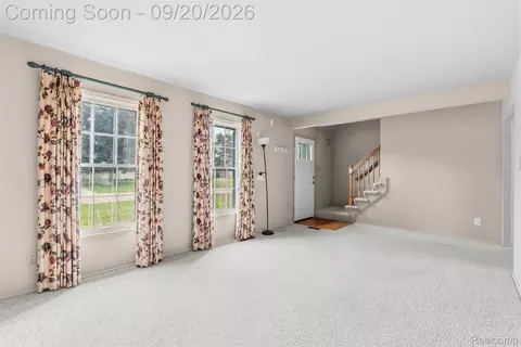 Living - 3121 Kings Brook Dr, Mount Morris, MI 48433 photo 4 of 5