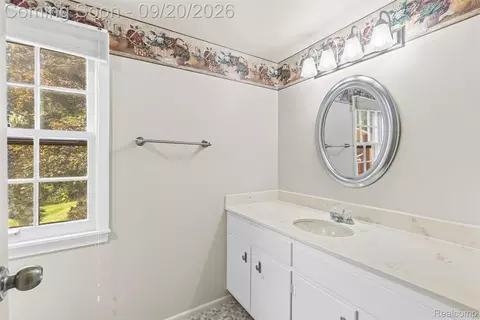 Bath - 3121 Kings Brook Dr, Mount Morris, MI 48433 photo 2 of 3