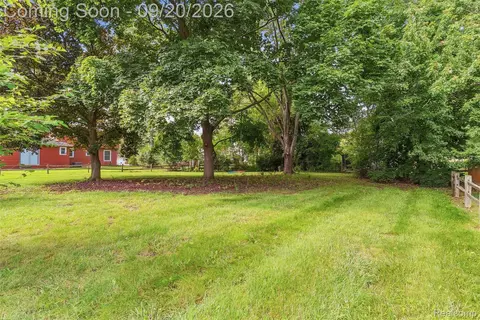 Exterior - 3121 Kings Brook Dr, Mount Morris, MI 48433 photo 3 of 8
