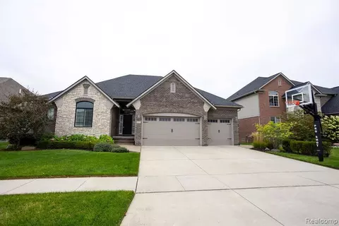 Exterior - 49389 Monarch Dr, Macomb, MI 48044 photo 7 of 9