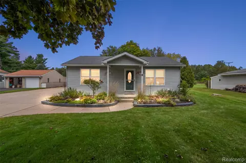 5078 Waldon Rd, Independence, MI 48348