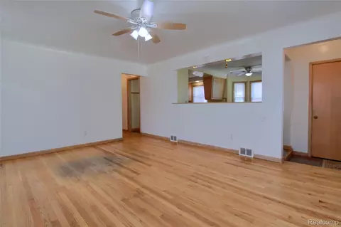 Living - 17084 Stricker Ave, Eastpointe, MI 48021 photo 3 of 4
