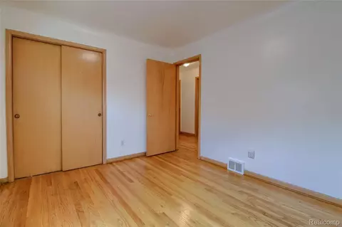 Bedroom - 17084 Stricker Ave, Eastpointe, MI 48021 photo 4 of 4