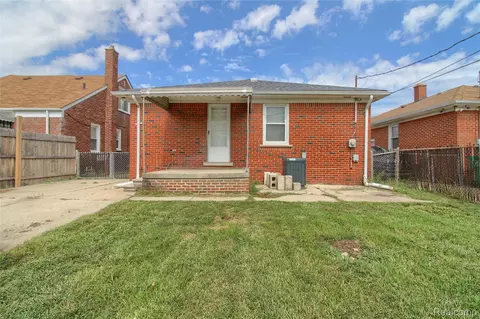 Exterior - 17084 Stricker Ave, Eastpointe, MI 48021 photo 1 of 4