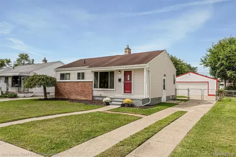 6741 Deering St, Garden City, MI 48135