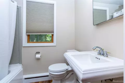 Bath - 14044 Ridgemont St, Dexter, MI 48137 photo 1 of 2