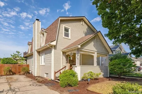 9721 Horton St, Livonia, MI 48150