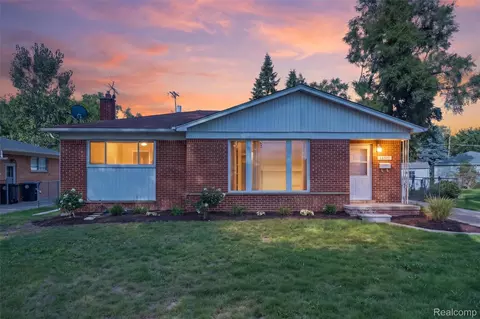 14313 Deering St, Livonia, MI 48154