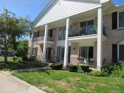 14210 Camelot Dr #3, Sterling Heights, MI 48312