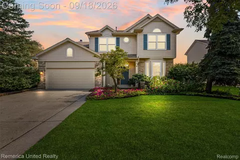 1030 Shetland Dr, South Lyon, MI 48178
