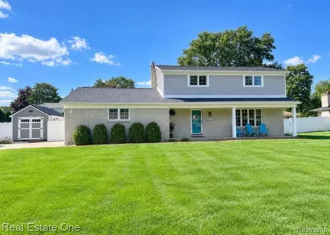 53677 Pappy Ln, Shelby Township, MI 48316