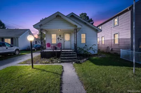 1737 Kollen St, Saginaw, MI 48602