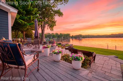 Exterior - 3338 Apache Trl, Pinckney, MI 48169 photo 8 of 8