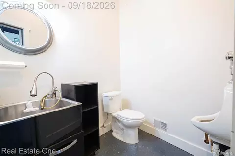 Bath - 3338 Apache Trl, Pinckney, MI 48169 photo 6 of 6