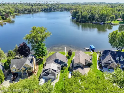 View/Area - 3338 Apache Trl, Pinckney, MI 48169 photo 6 of 9