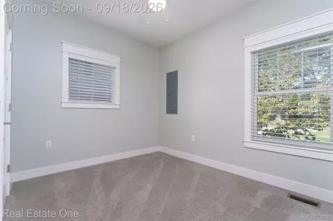 Bedroom - 3338 Apache Trl, Pinckney, MI 48169 photo 4 of 5
