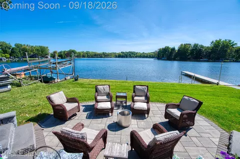 Exterior - 3338 Apache Trl, Pinckney, MI 48169 photo 2 of 8