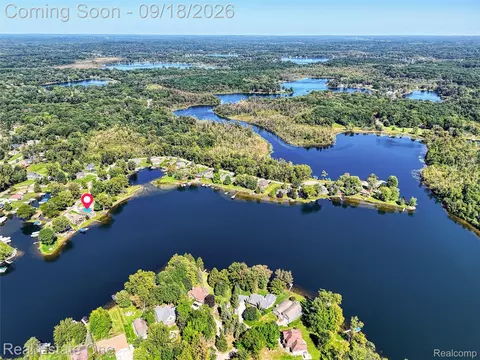 View/Area - 3338 Apache Trl, Pinckney, MI 48169 photo 4 of 9