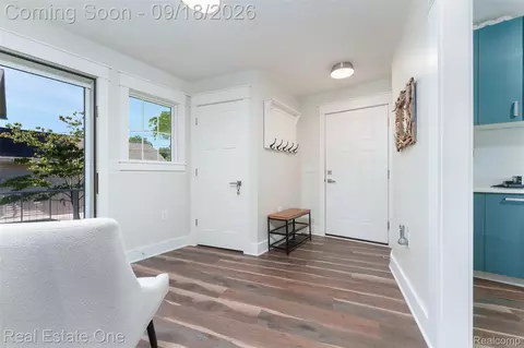 Entry Way - 3338 Apache Trl, Pinckney, MI 48169 photo 2 of 2