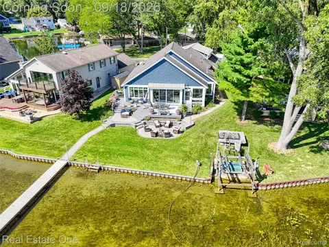 View/Area - 3338 Apache Trl, Pinckney, MI 48169 photo 3 of 9