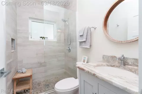 Bath - 3338 Apache Trl, Pinckney, MI 48169 photo 3 of 6