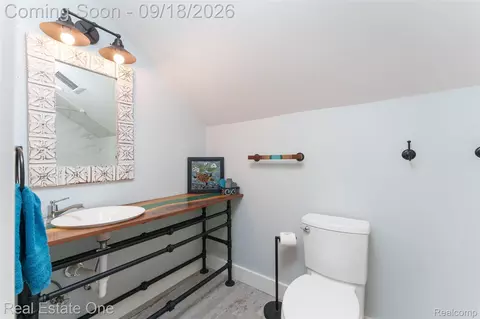 Bath - 3338 Apache Trl, Pinckney, MI 48169 photo 4 of 6