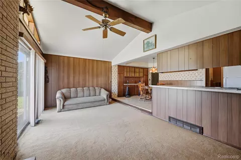 Living - 14309 Ivanhoe Dr, Warren, MI 48088 photo 2 of 4