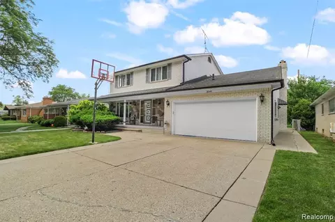 26449 Haverhill, Warren, MI 48091