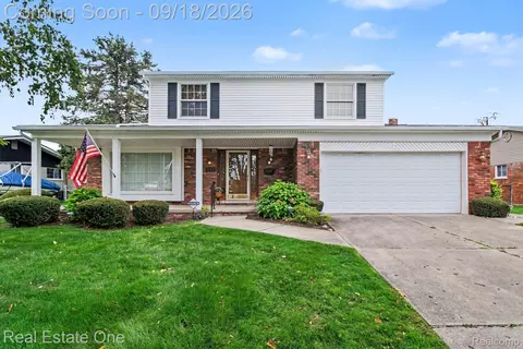 36423 Travis Dr, Sterling Heights, MI 48312